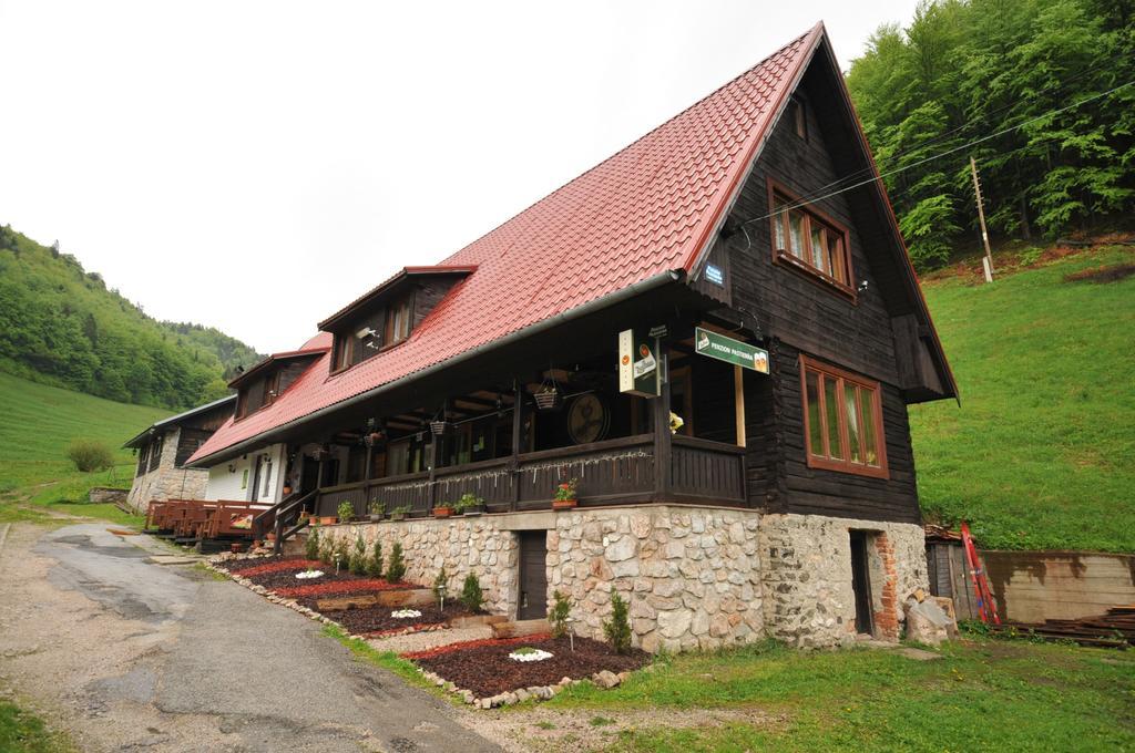 Penzion Pastierna Dedinky Exterior photo